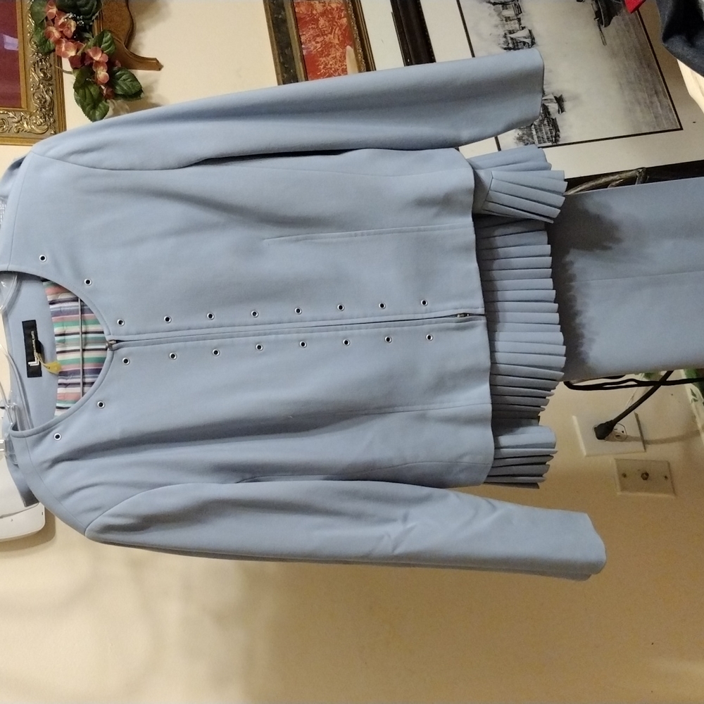 Pant and skirt suit